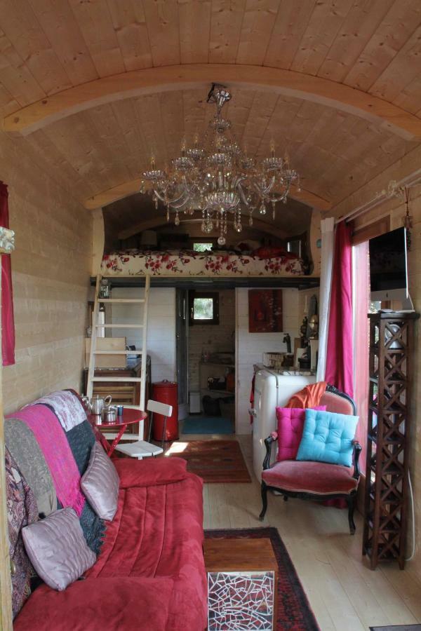 Roulotte Aux Peupliers Hotel La Tour-dʼAigues Buitenkant foto